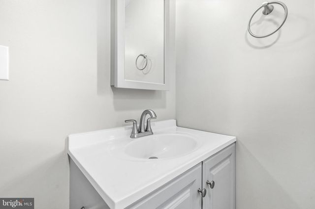 733 LEAFYDALE TER, Pikesville, MD 21208