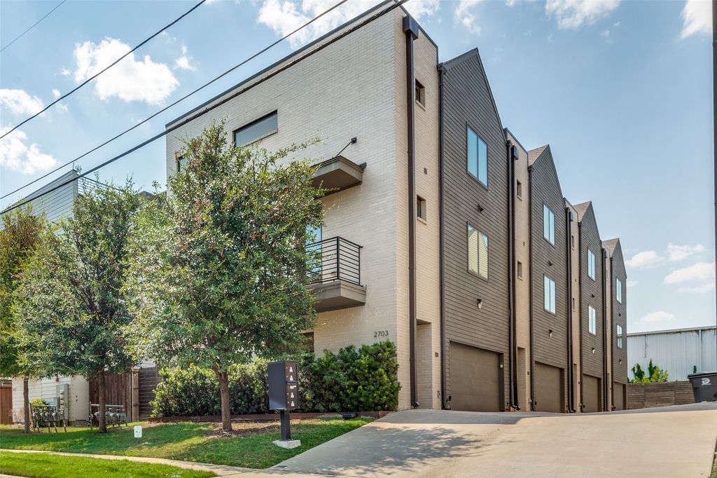2703 Kimsey Drive 101, Dallas, TX 75235