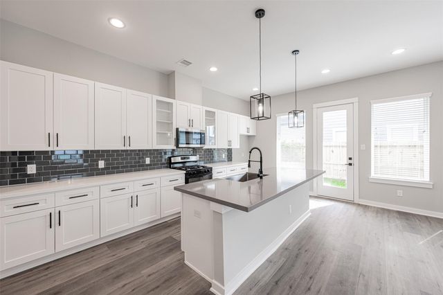 8402 Berry Green Lane, Houston, TX 77022
