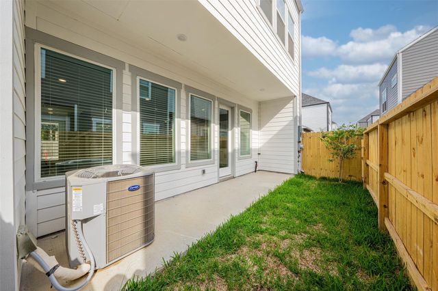 8402 Berry Green Lane, Houston, TX 77022