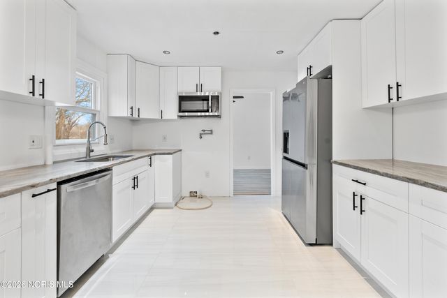 14590 Liberty Hi Road, Bowling Green, OH 43402