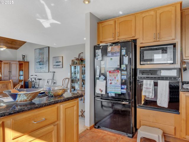 325 W NIAGARA Ave, Astoria, OR 97103