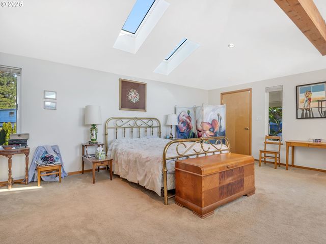 325 W NIAGARA Ave, Astoria, OR 97103