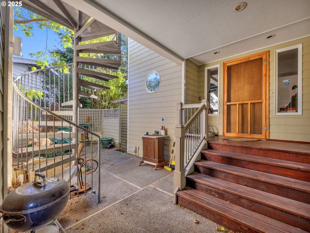 325 W NIAGARA Ave, Astoria, OR 97103