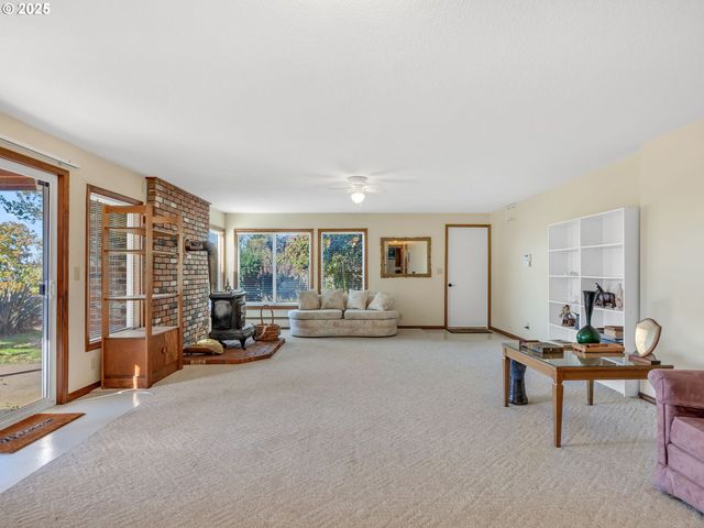 325 W NIAGARA Ave, Astoria, OR 97103