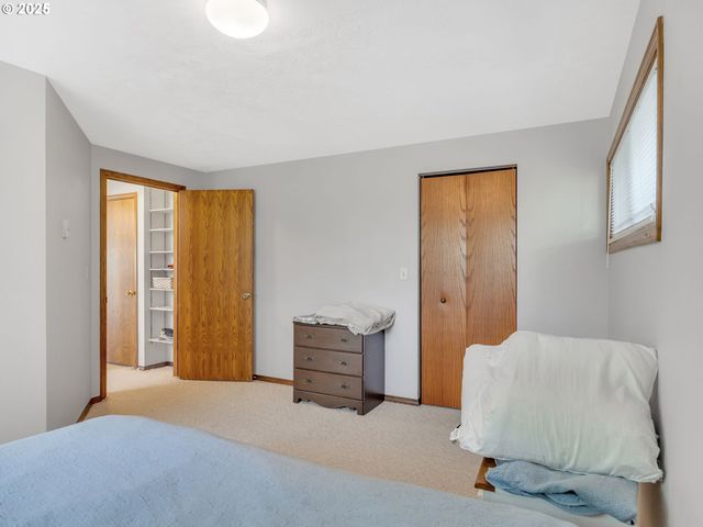 325 W NIAGARA Ave, Astoria, OR 97103