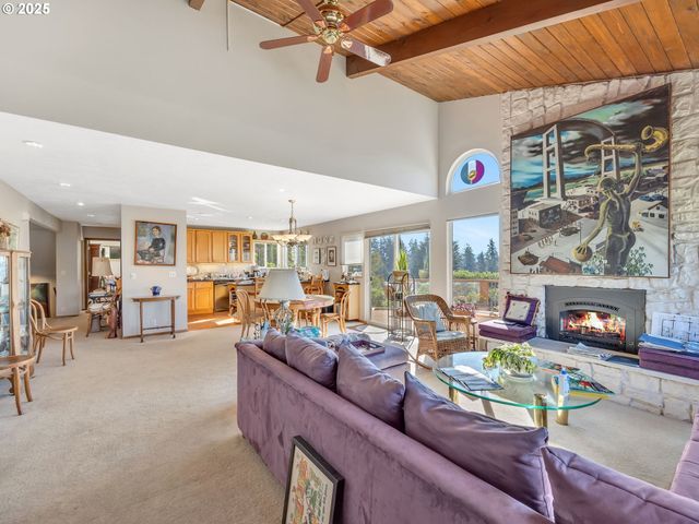 325 W NIAGARA Ave, Astoria, OR 97103