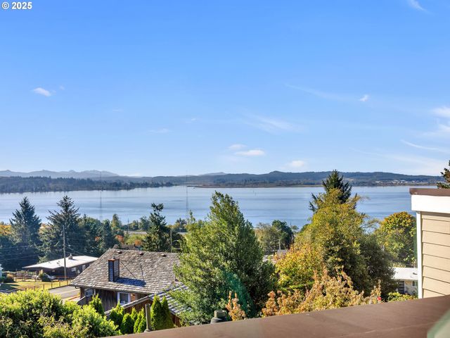 325 W NIAGARA Ave, Astoria, OR 97103