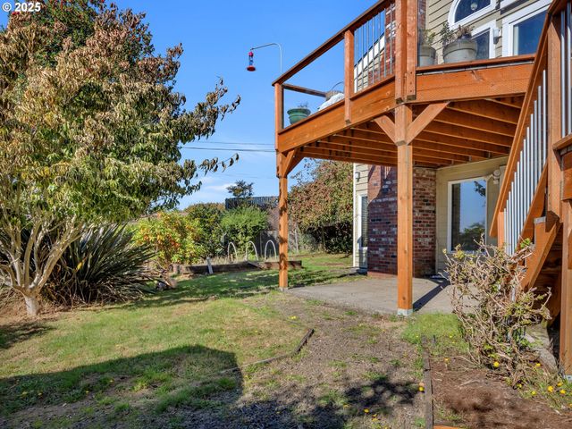 325 W NIAGARA Ave, Astoria, OR 97103