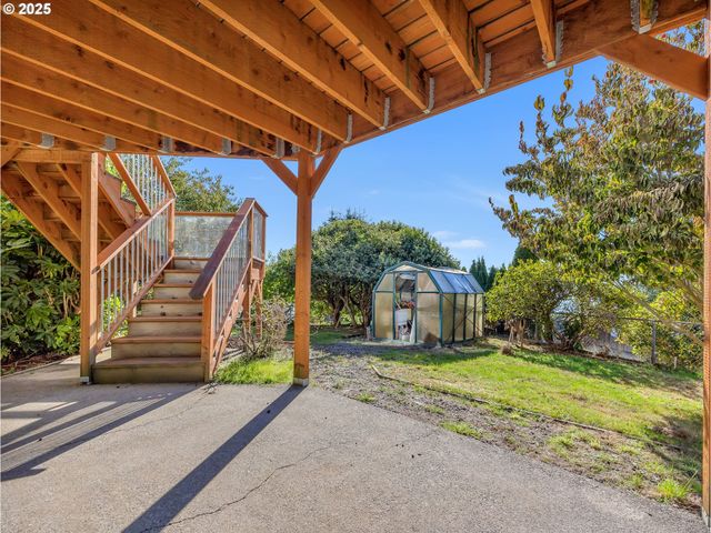 325 W NIAGARA Ave, Astoria, OR 97103
