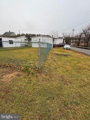 602 W MARKET ST, Williamstown, PA 17098