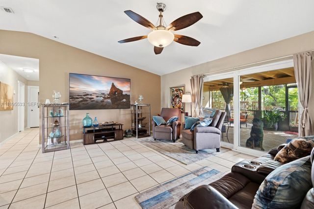 27521 SW 154th Ave, Homestead, FL 33032