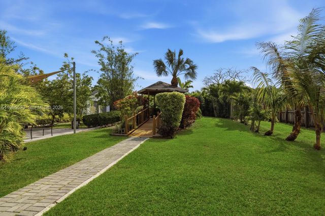 27521 SW 154th Ave, Homestead, FL 33032