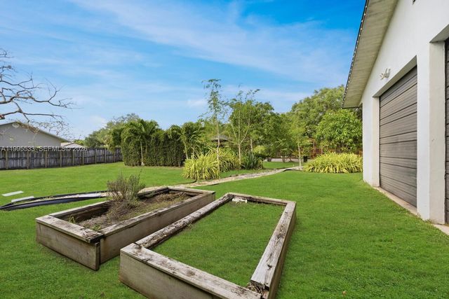 27521 SW 154th Ave, Homestead, FL 33032