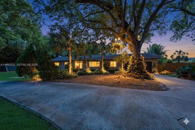 27521 SW 154th Ave, Homestead, FL 33032