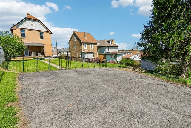 316 Quincy Ave, Mt Oliver, PA 15210