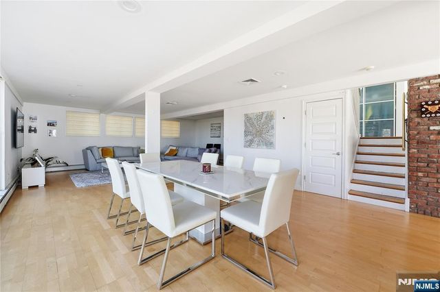 27 Suffolk Lane, Tenafly, NJ 07670