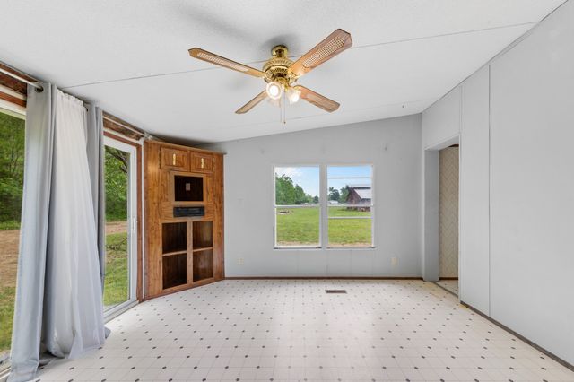 1895 Highway 48 S, Centerville, TN 37033
