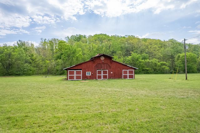 1895 Highway 48 S, Centerville, TN 37033