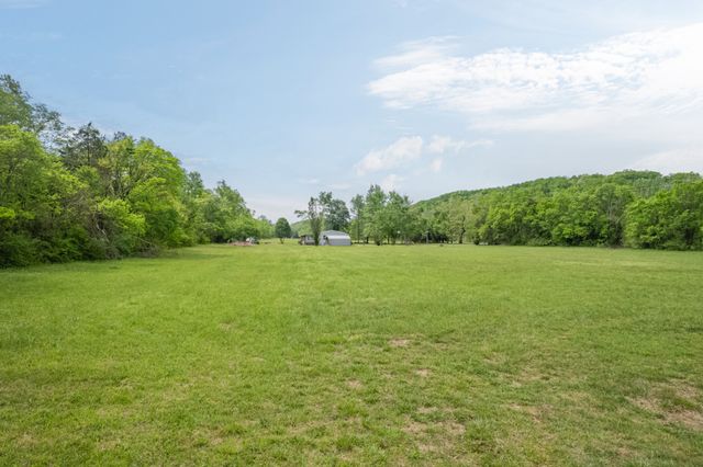 1895 Highway 48 S, Centerville, TN 37033