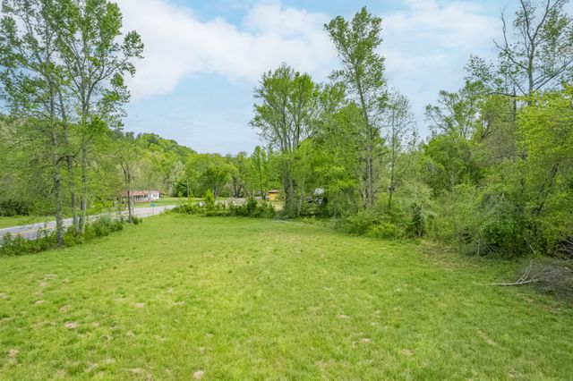 1895 Highway 48 S, Centerville, TN 37033