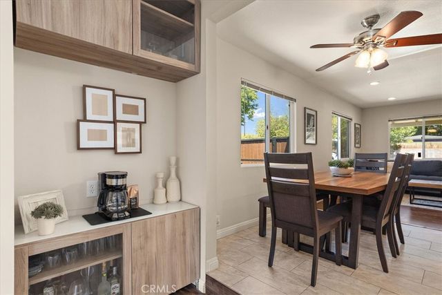594 Winn, Upland, CA 91786
