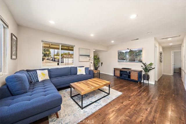 594 Winn, Upland, CA 91786