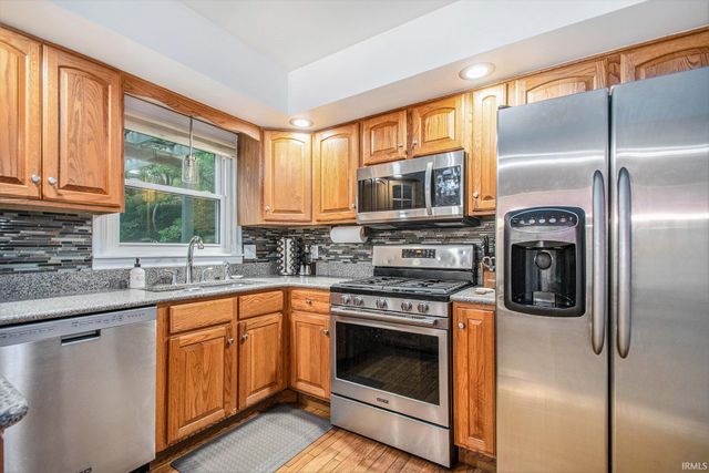 51910 N Shoreham Court, South Bend, IN 46637