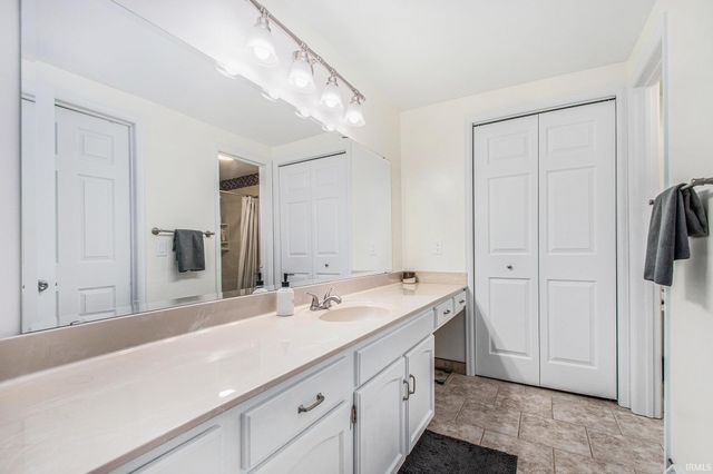 51910 N Shoreham Court, South Bend, IN 46637