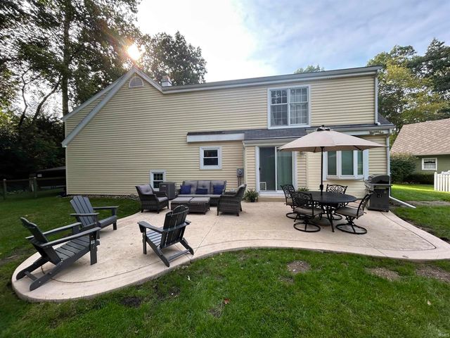 51910 N Shoreham Court, South Bend, IN 46637
