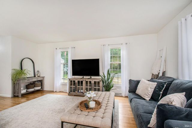 51910 N Shoreham Court, South Bend, IN 46637
