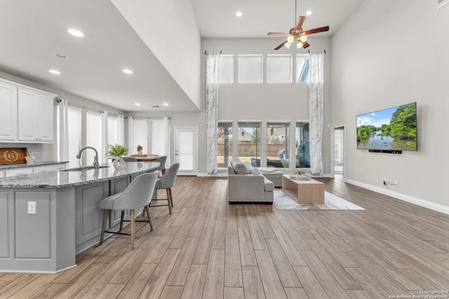 8823 HIDEOUT BND, San Antonio, TX 78254
