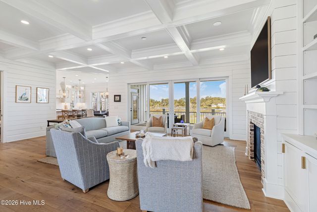 561 Avocet Drive, Beaufort, NC 28516