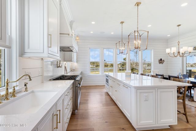 561 Avocet Drive, Beaufort, NC 28516