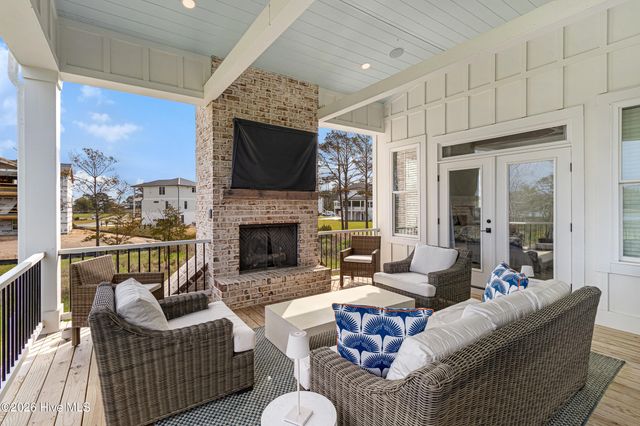 561 Avocet Drive, Beaufort, NC 28516