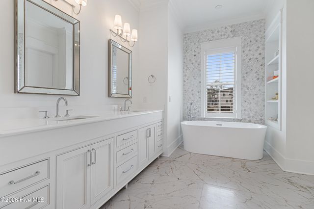 561 Avocet Drive, Beaufort, NC 28516