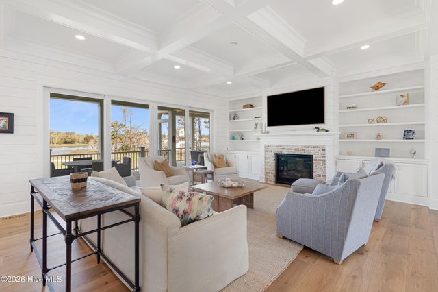 561 Avocet Drive, Beaufort, NC 28516