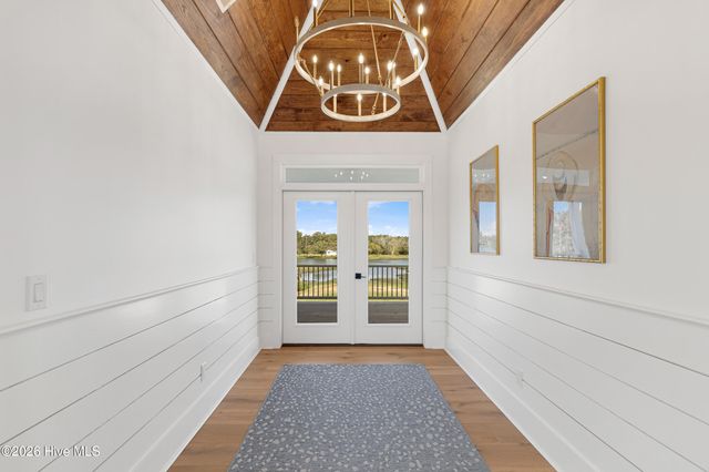 561 Avocet Drive, Beaufort, NC 28516