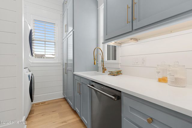 561 Avocet Drive, Beaufort, NC 28516