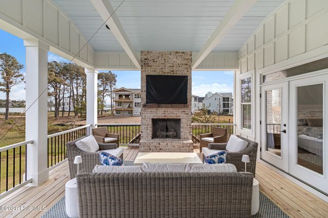 561 Avocet Drive, Beaufort, NC 28516