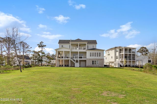 561 Avocet Drive, Beaufort, NC 28516