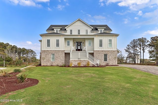 561 Avocet Drive, Beaufort, NC 28516