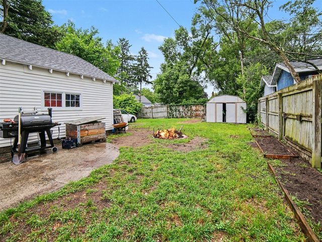 2222 Crozier Avenue, Muskegon, MI 49441