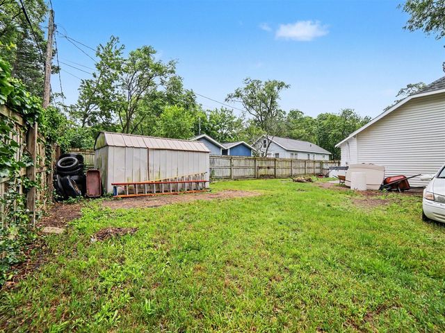 2222 Crozier Avenue, Muskegon, MI 49441