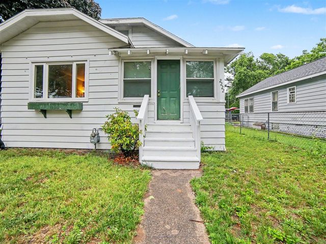 2222 Crozier Avenue, Muskegon, MI 49441