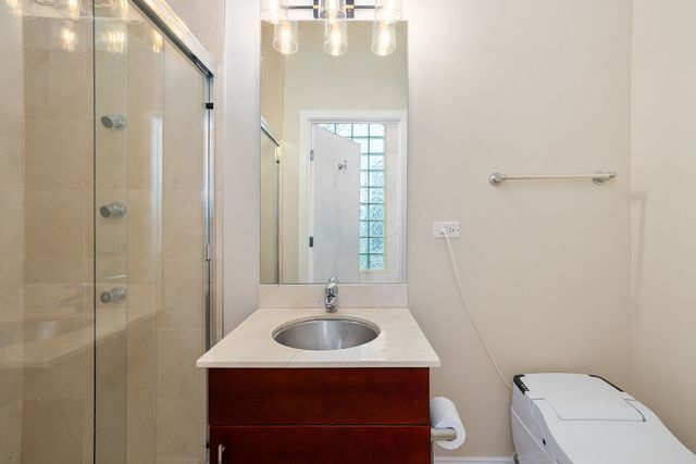 945 N Honore Street 3, Chicago, IL 60622