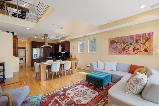 945 N Honore Street 3, Chicago, IL 60622
