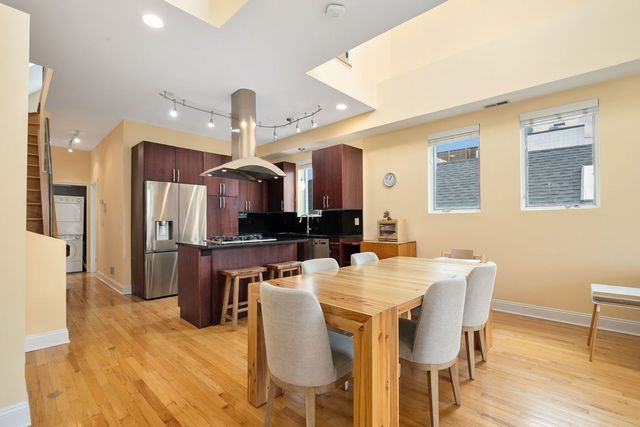 945 N Honore Street 3, Chicago, IL 60622