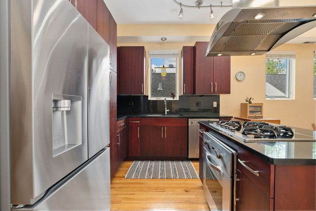 945 N Honore Street 3, Chicago, IL 60622