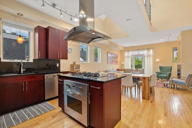 945 N Honore Street 3, Chicago, IL 60622